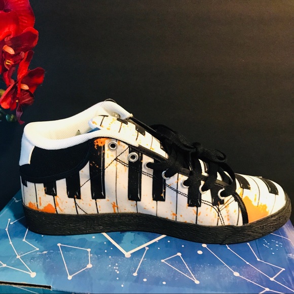NWT- CUSTOM PIANO KEYBOARD CANVAS Chukka Shoes - Picture 4 of 8